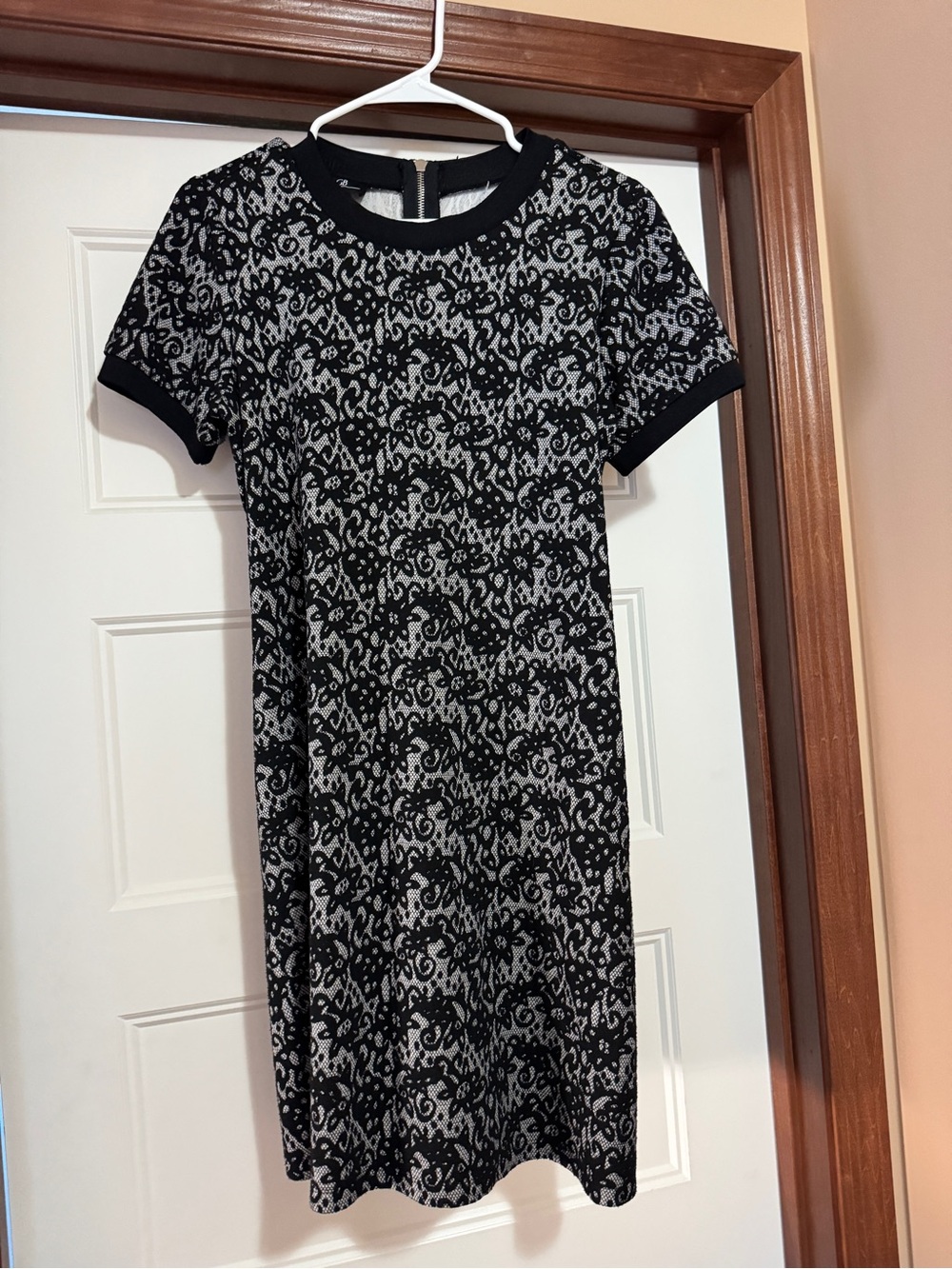 AGB Black and Gray Short Sleeve Lace-Pattern Mini Dress